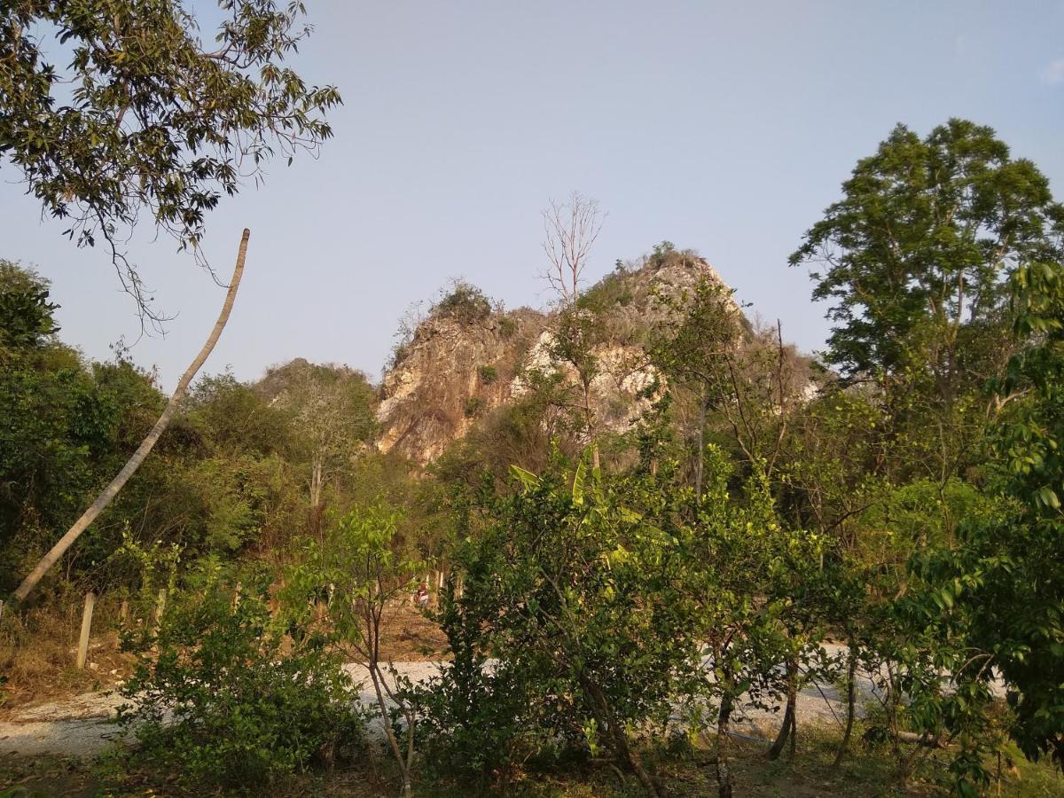 ชายเขาโฮมสเตย์ Kanchanaburi Exterior photo