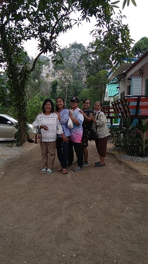 ชายเขาโฮมสเตย์ Kanchanaburi Exterior photo