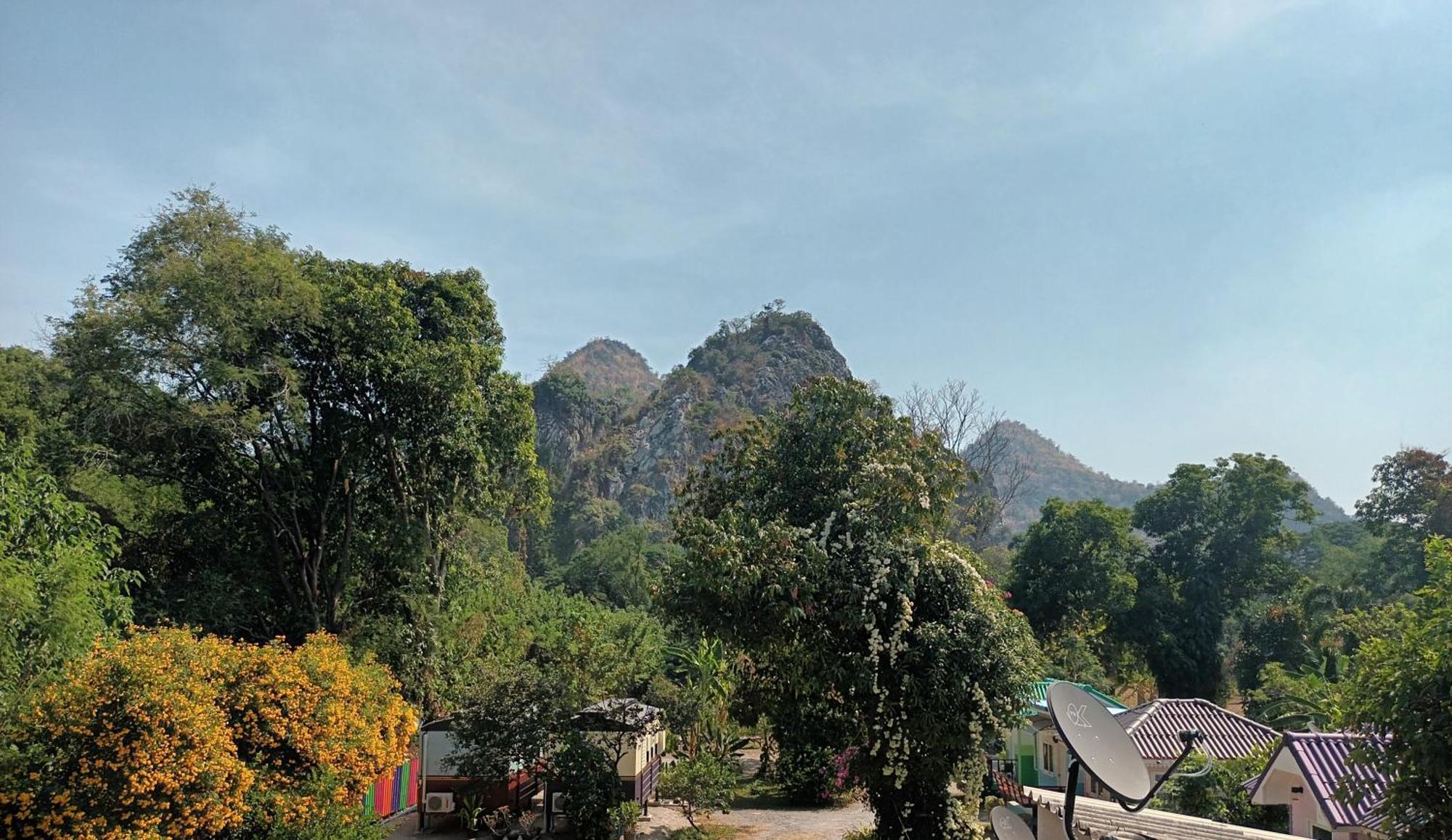 ชายเขาโฮมสเตย์ Kanchanaburi Exterior photo