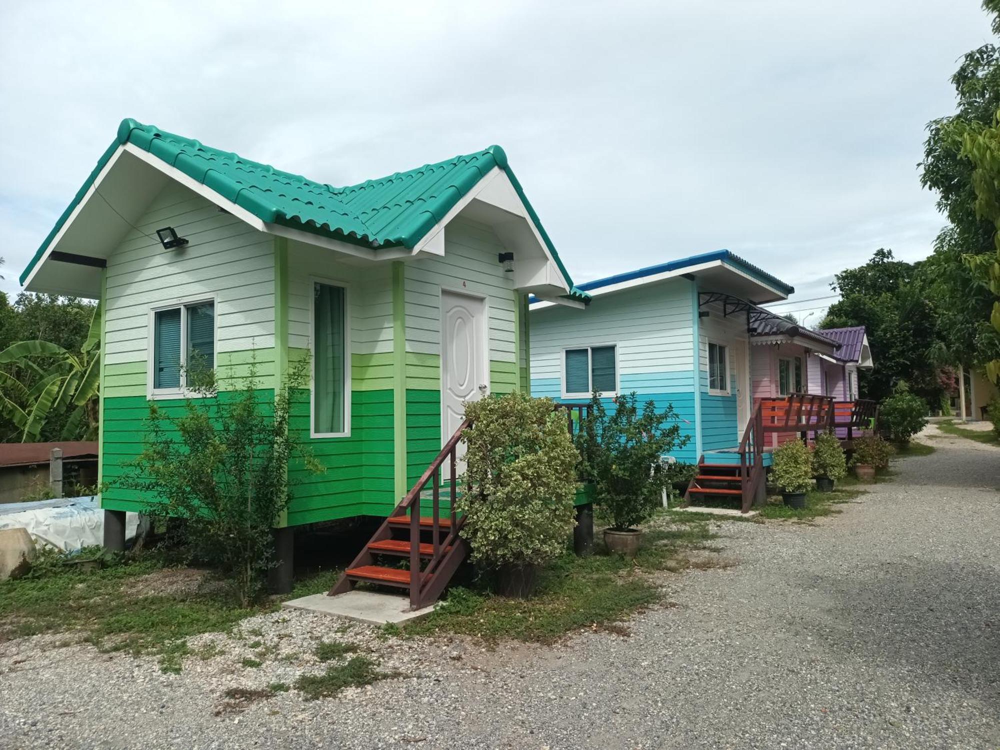 ชายเขาโฮมสเตย์ Kanchanaburi Exterior photo